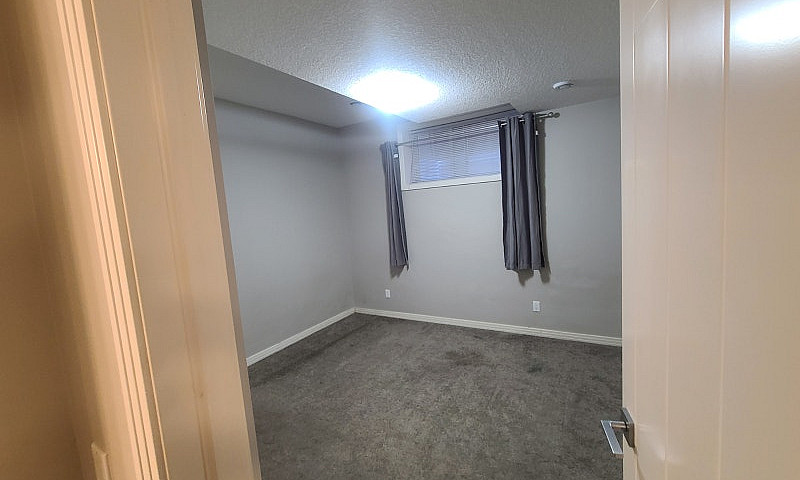 Spacious 2-Bedroom L...