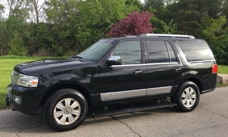 2010 Lincoln Navigat...