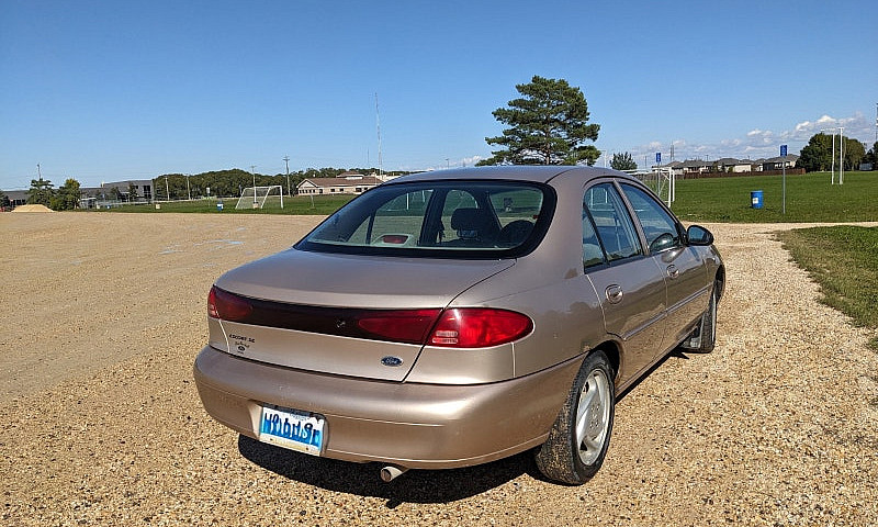 1999 Ford Escort Se...