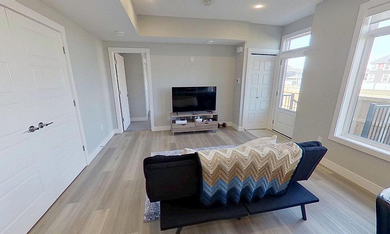 Modern One-Bedroom T...