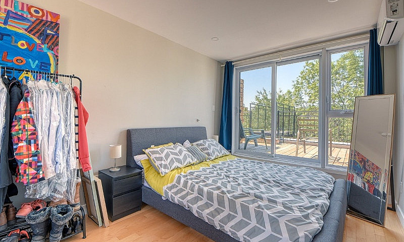 Superbe Condo Meublé...