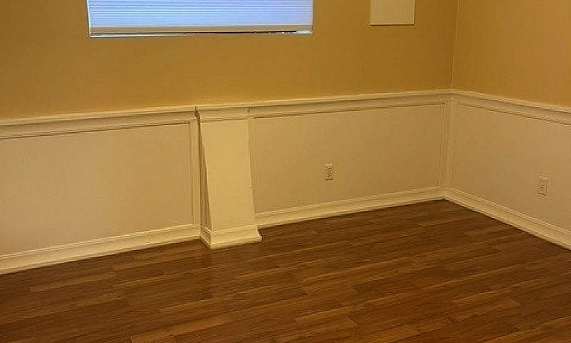 Bright 2-Bedroom Sui...