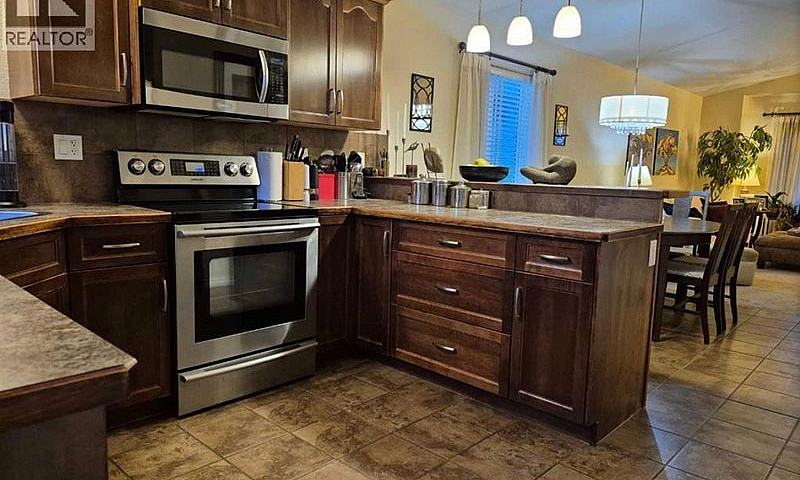 2 Bdrm Main Flr Suit...