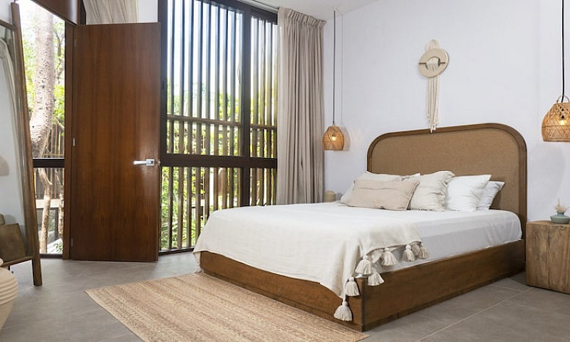 Luxury Villas For Sa...
