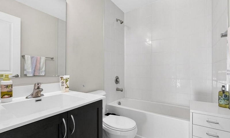 Bright 2 Bed 2 Bath ...