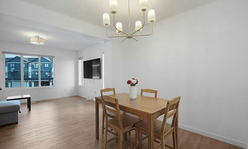 Modern 2-Bedroom + D...