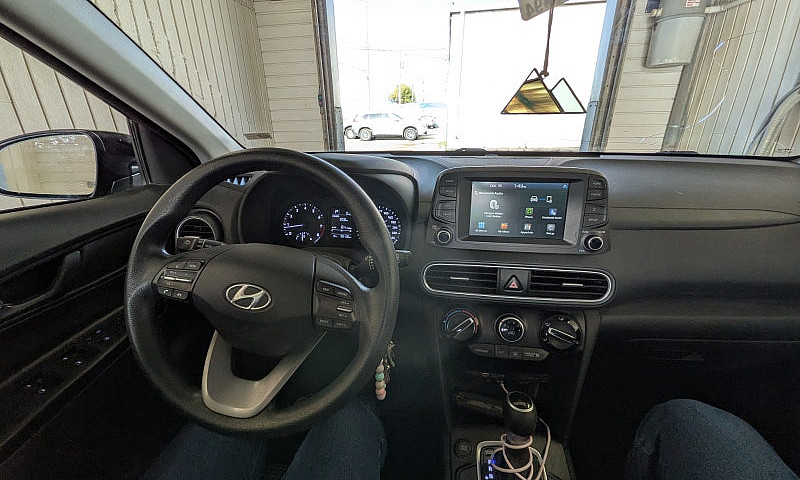 2021 Hyundai Kona Es...