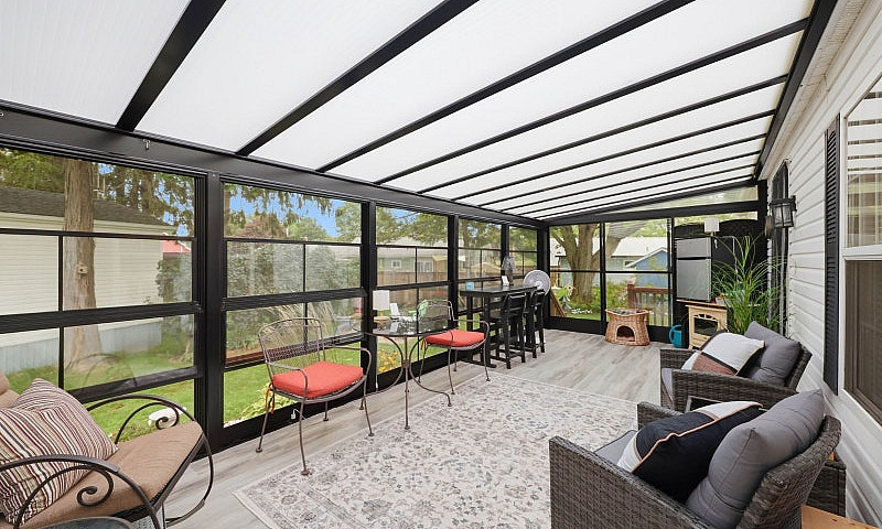 Home For Sale In Por...