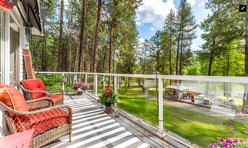Moyie River Home , +...