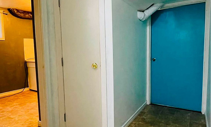 Studio Basement Suit...