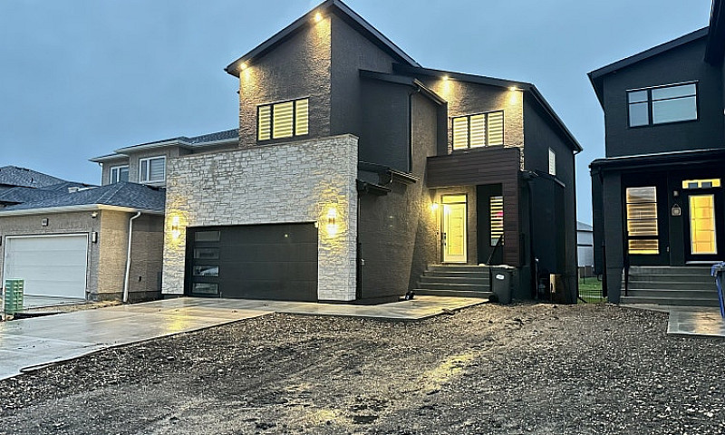 Modern Luxury Home F...