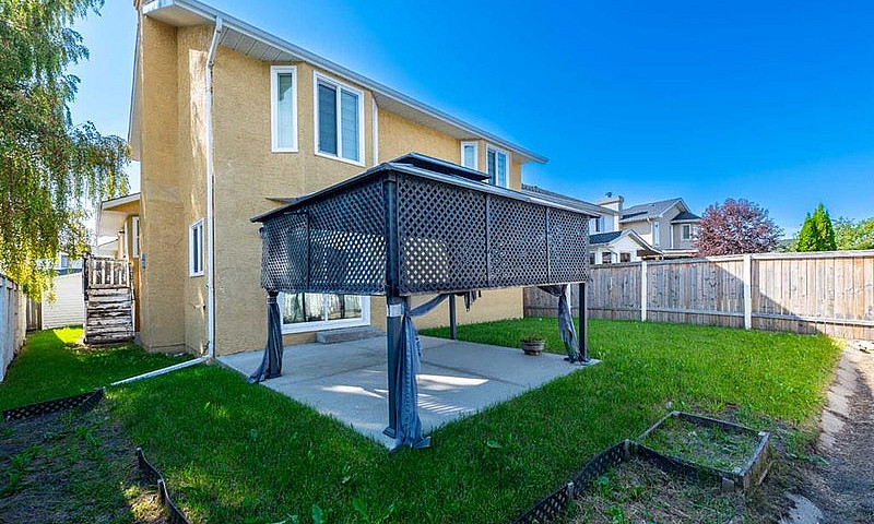 Spacious 4-Bedroom, ...
