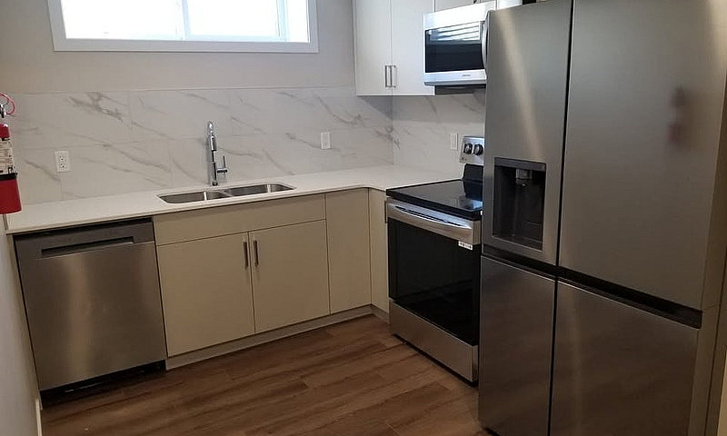 Cozy 2-Bedroom Basem...