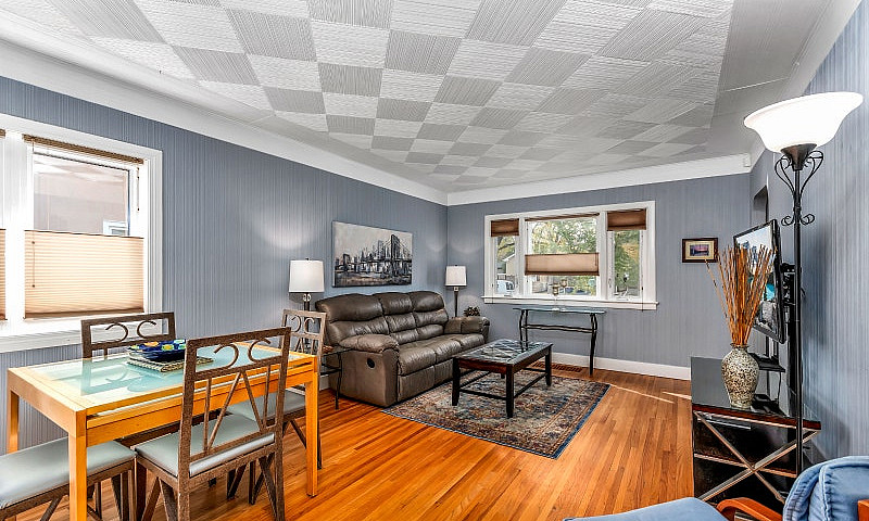 3 Bedroom + Den Hous...