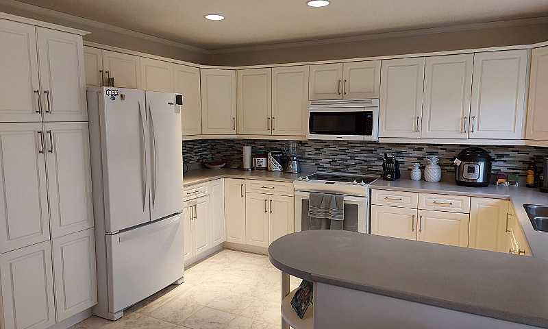 Bright 3 Bedroom For...