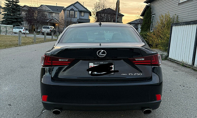 Lexus Is 250...