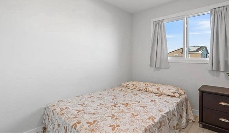 Room Available In Co...