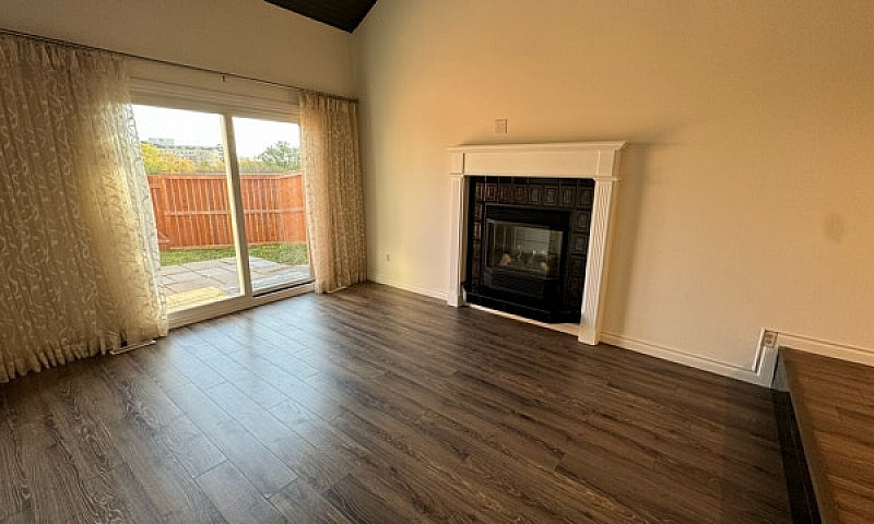 **3Bed +Den 1.5 Bath...