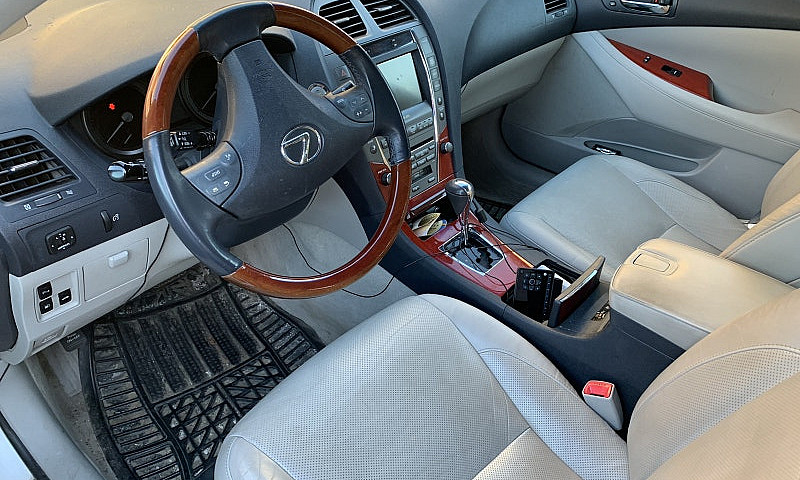Lexus Es350...