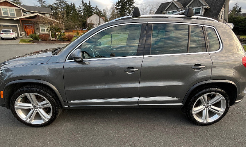 2015 Volkswagen Tigu...