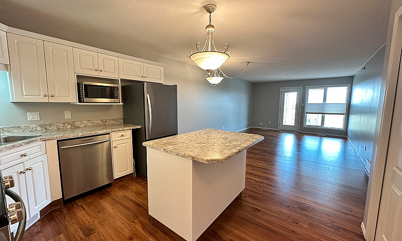 2 Beds 2Baths - Apar...
