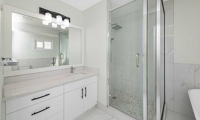 Spacious 4-Bedroom, ...