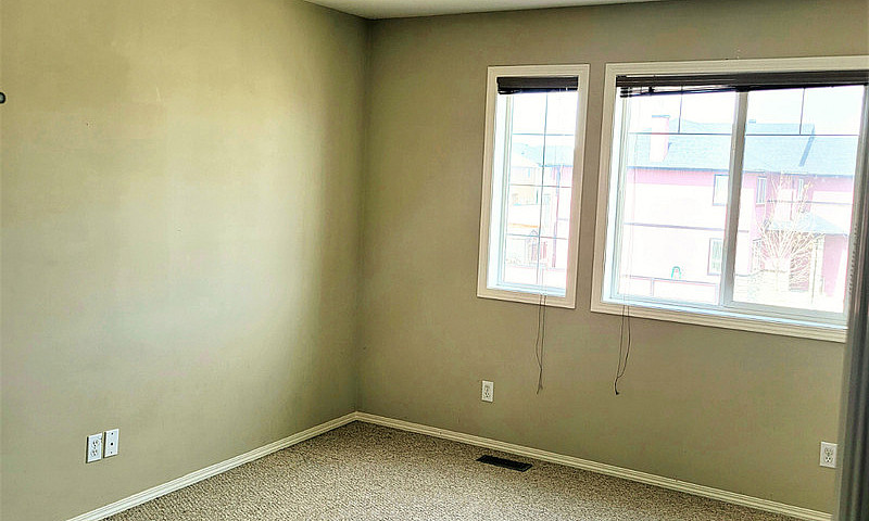 2 Story House For Re...