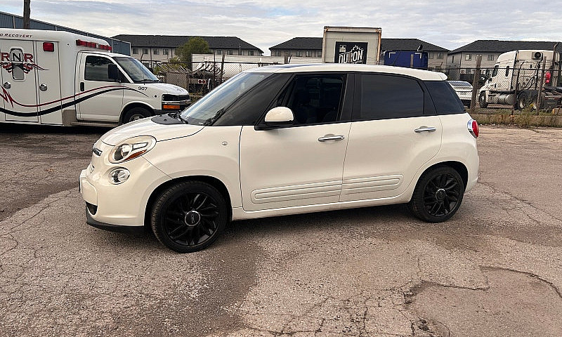 2014 Fiat 500L ...
