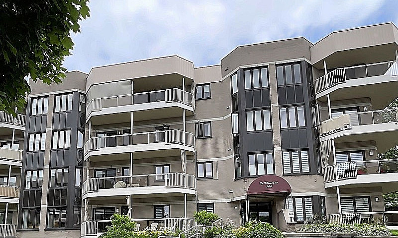 Magnifique Condo Ent...