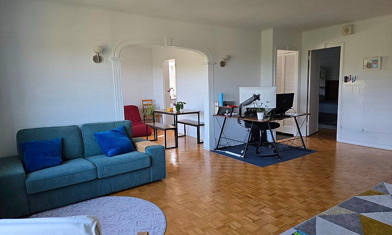 Grand 3 ½ Meublé – 1...