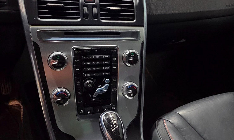 Volvo Xc60 T6 Awd Oc...