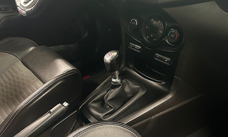 2016 Ford Fiesta St ...