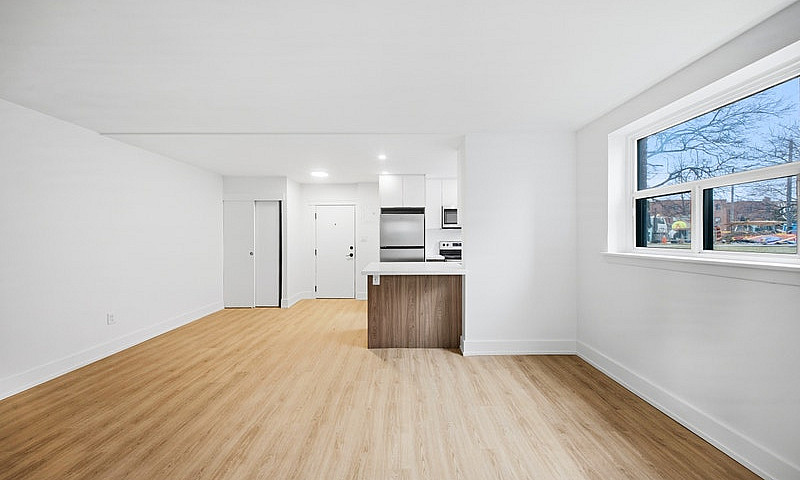 Gorgeous 2 Bedroom E...