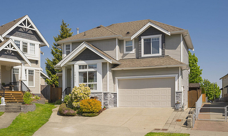 16477 59A Avenue Sur...