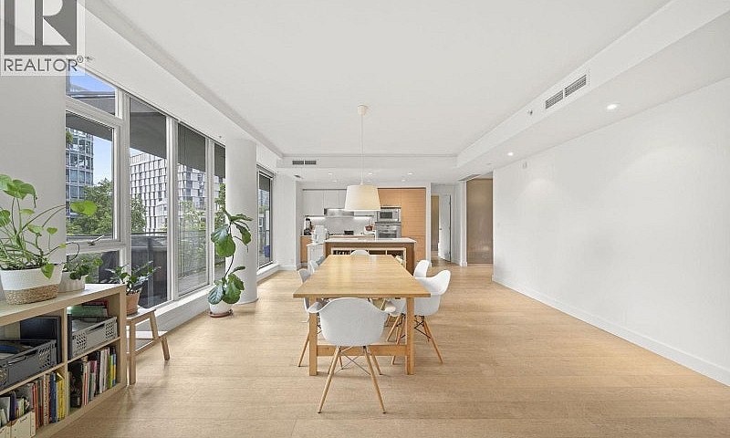 201 1409 W Pender St...