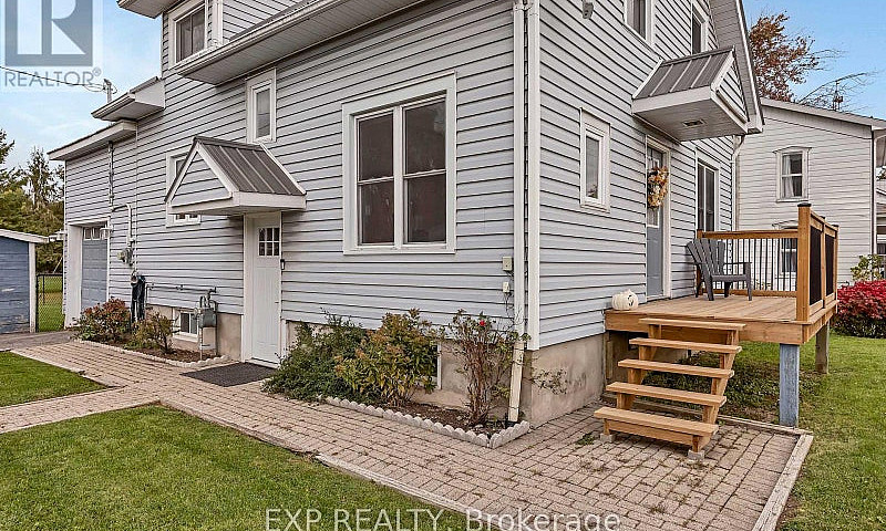 11505 Queen Street N...