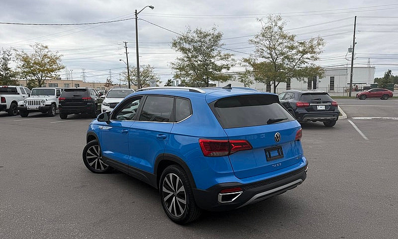 2023 Volkswagen Taos...