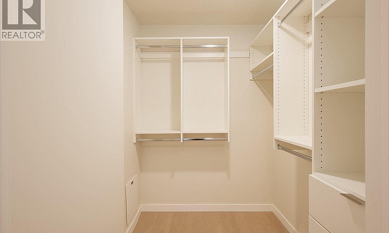 1712 2108 Gilmore Av...