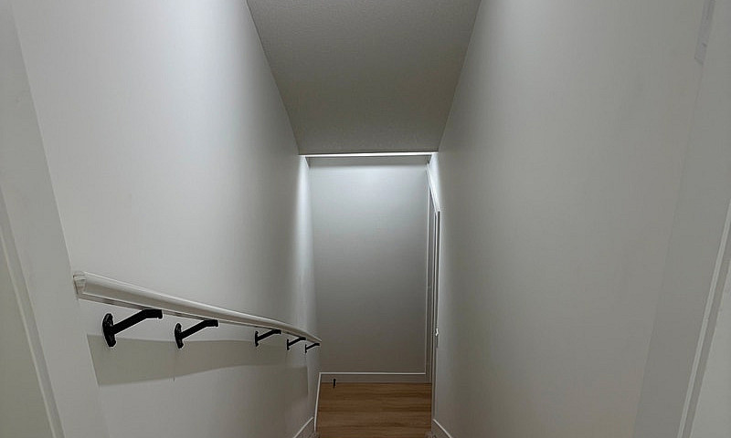 1 Bed 1 Bath Brand N...