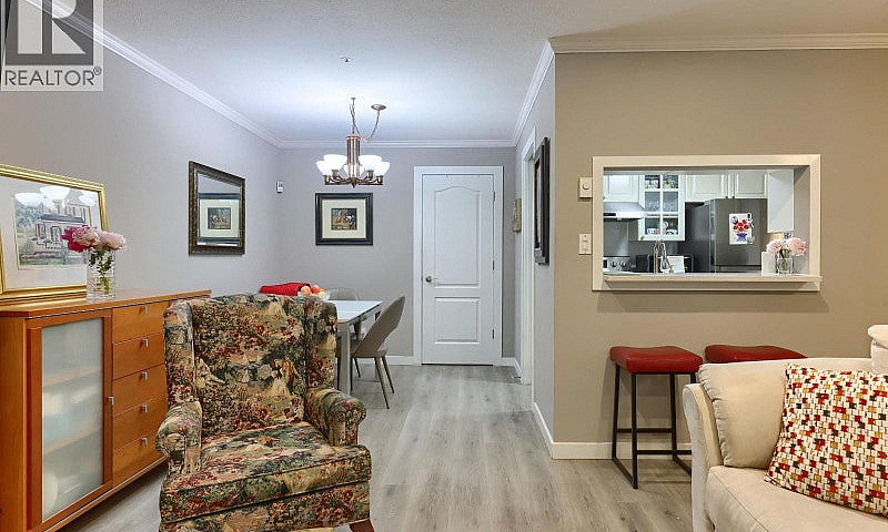 17 2885 E Kent Avenu...