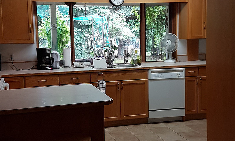 Large 1 Bedroom & De...