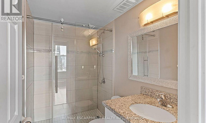 810 - 36 James Stree...