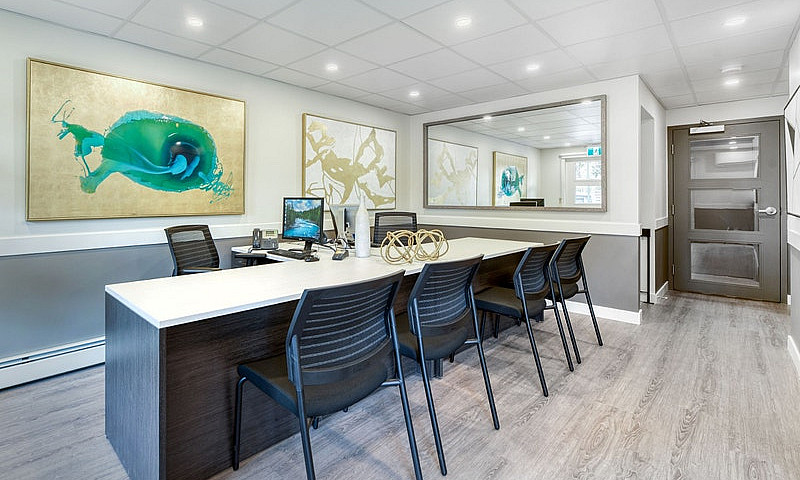 Lakeview Apartments ...