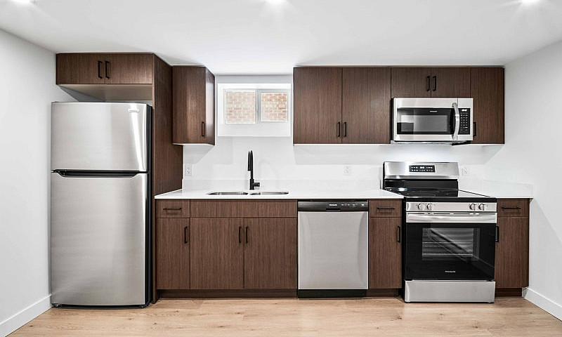 Newly Renovated 2 Be...