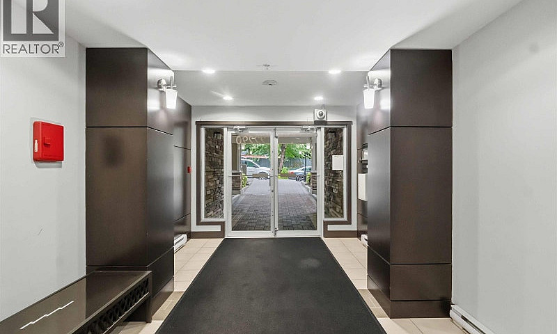 109 22290 North Aven...
