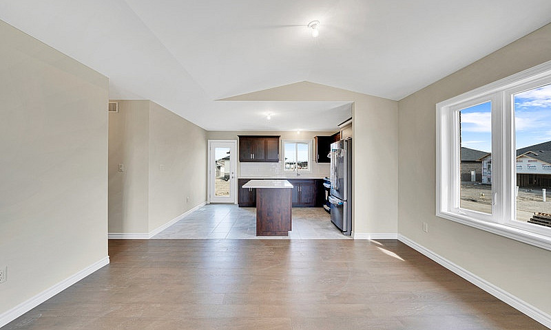 Beautiful 3 Bed 2 Ba...