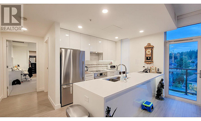 671 438 W King Edwar...