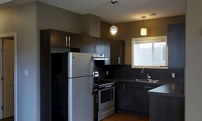 #1744- 2 Bedroom Low...