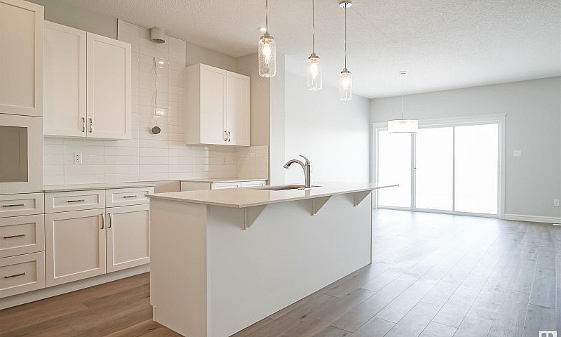16535 3 St Ne Edmont...