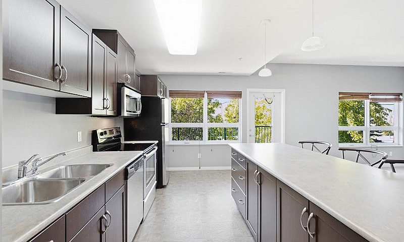 1000+ Sqft 2Bdrm 2Bt...